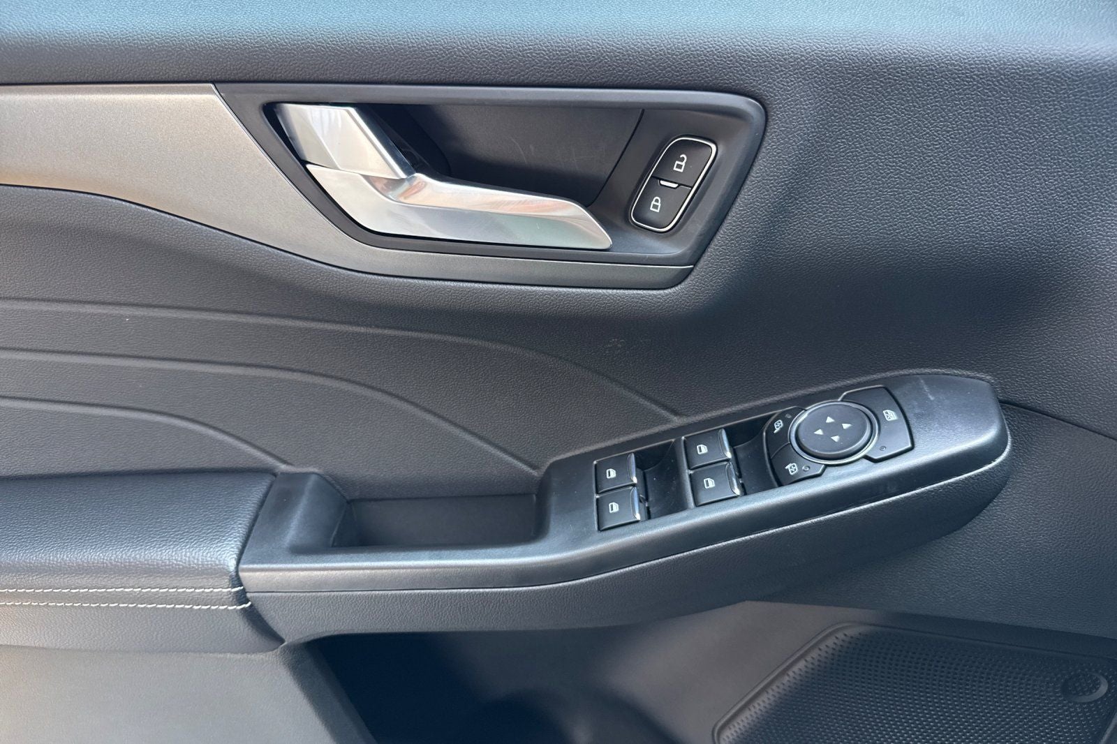 2025 Ford Escape Plug-In Hybrid Base