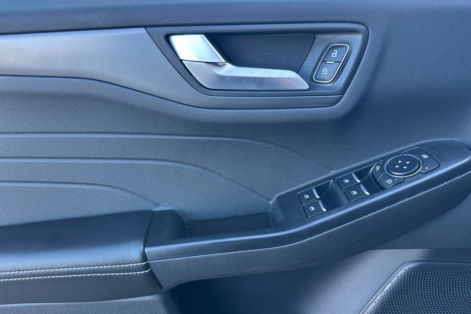 2025 Ford Escape Plug-In Hybrid Base