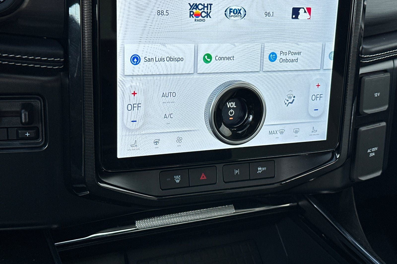 2022 Ford F-150 Lightning Platinum