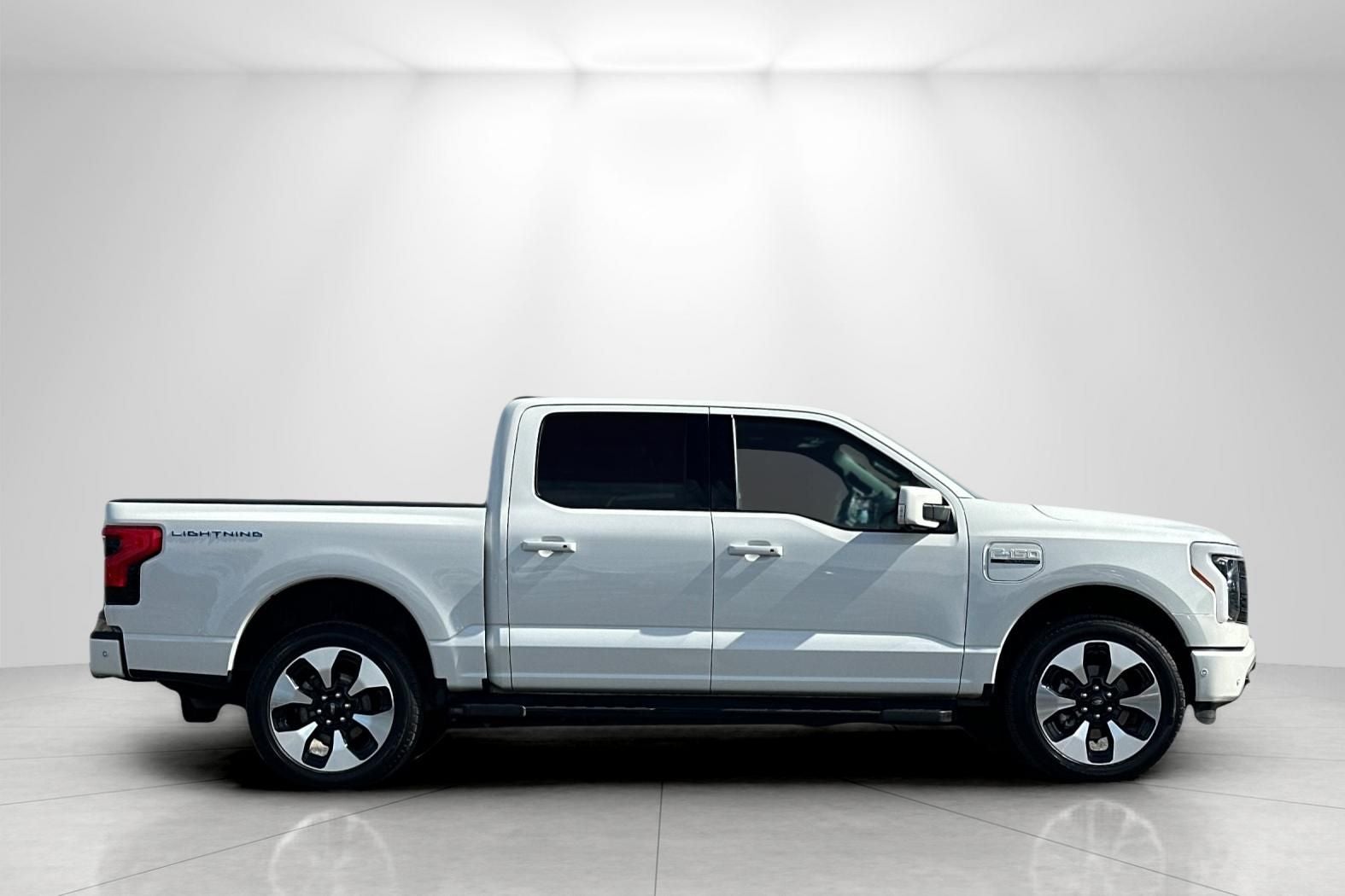2022 Ford F-150 Lightning Platinum