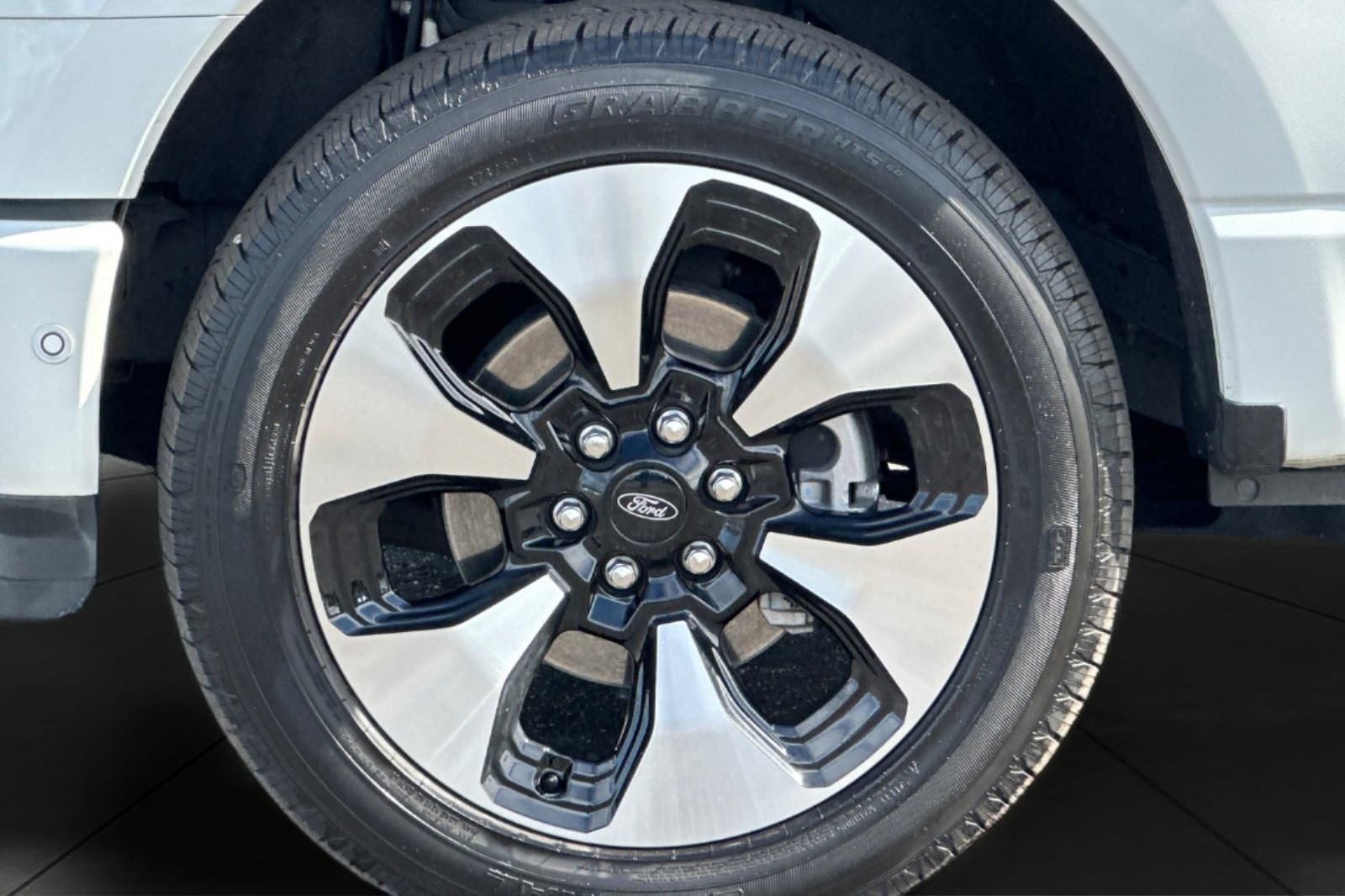 2022 Ford F-150 Lightning Platinum