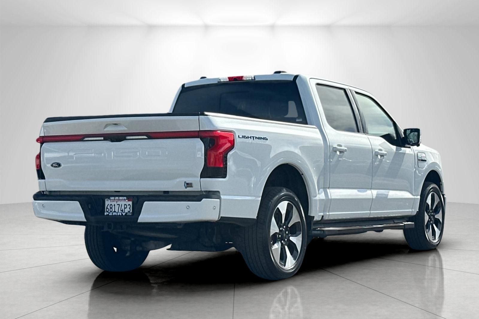 2022 Ford F-150 Lightning Platinum