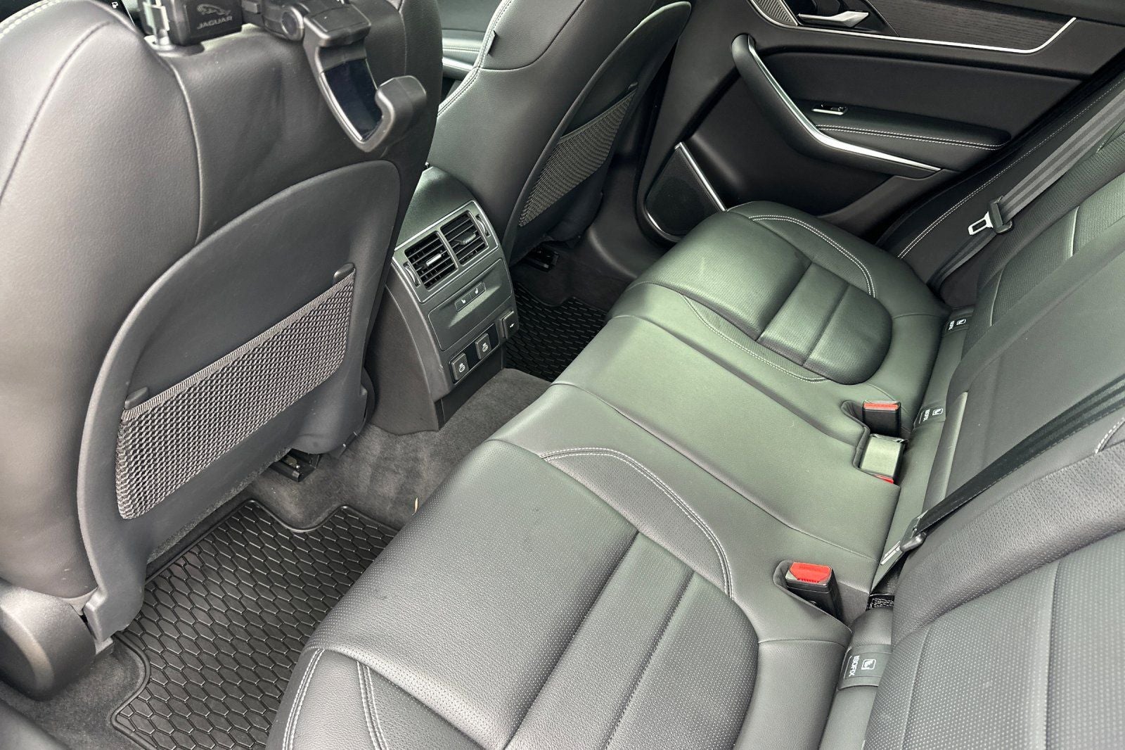 2024 Jaguar F-PACE P400 R-Dynamic S