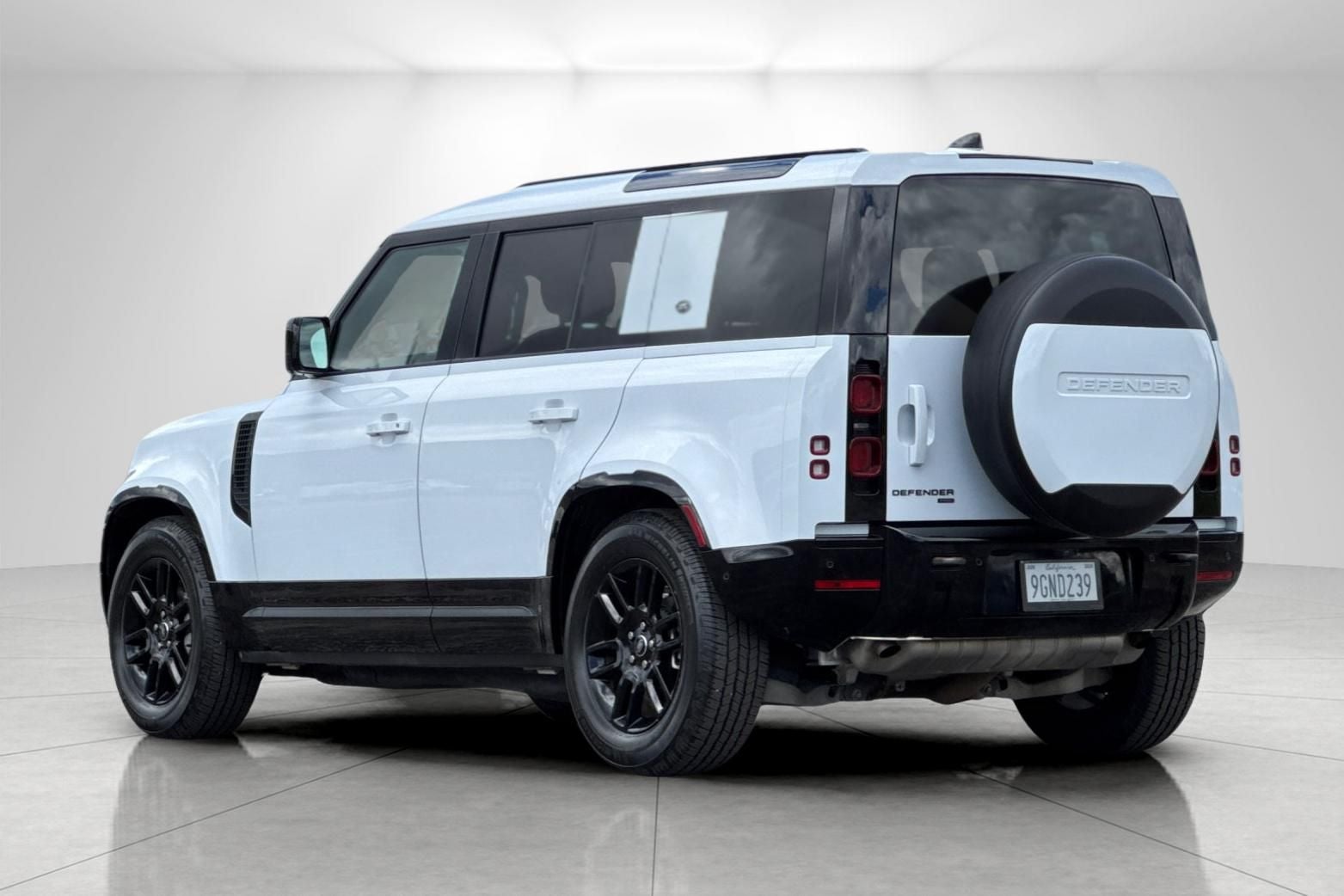 2023 Land Rover Defender 110 X-Dynamic SE