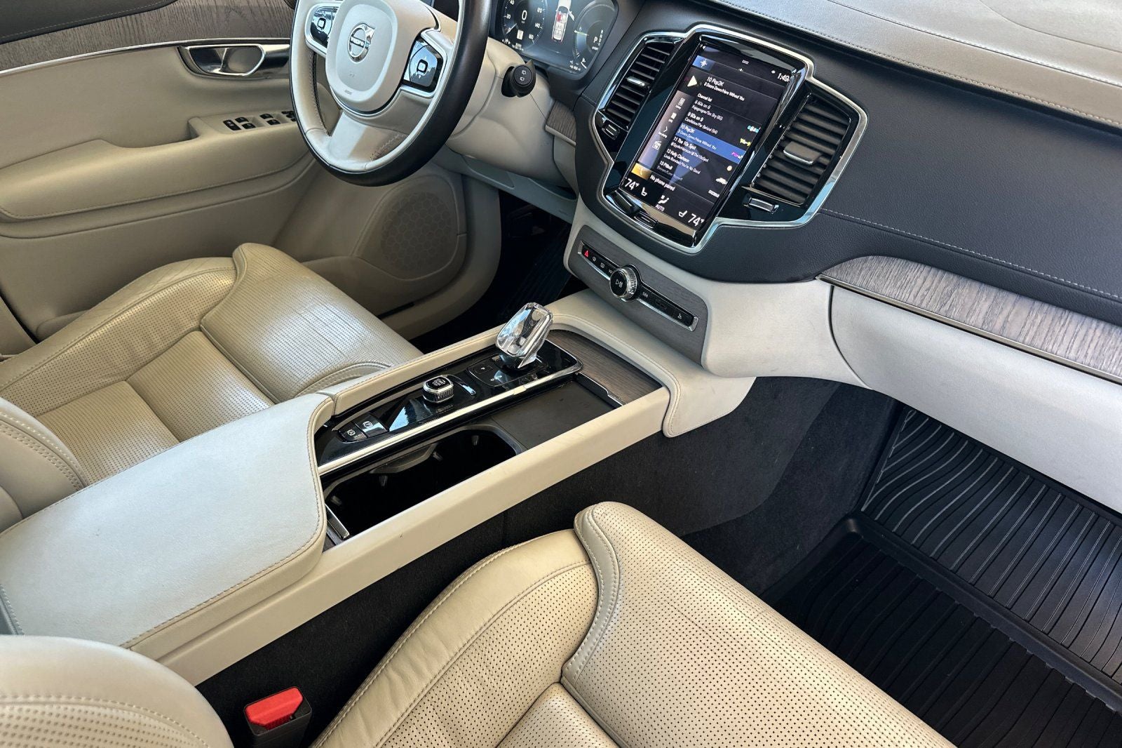 2022 Volvo XC90 Recharge Plug-In Hybrid T8 Inscription 7 Passenger