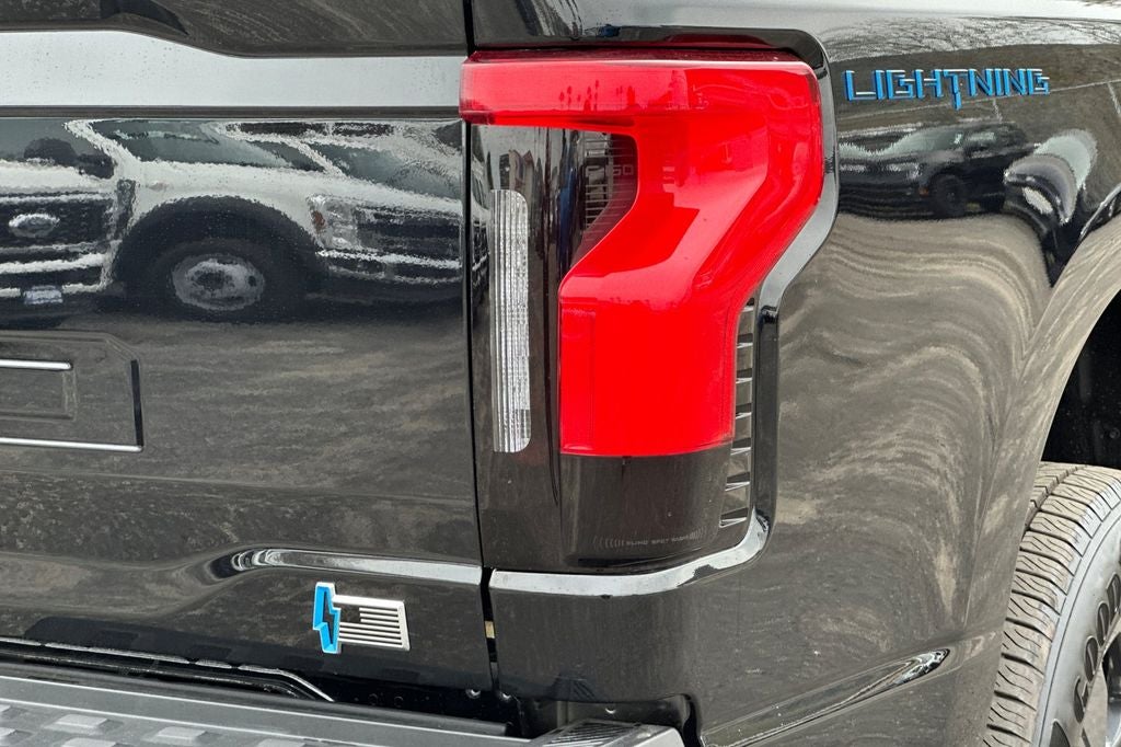 2025 Ford F-150 Lightning Flash