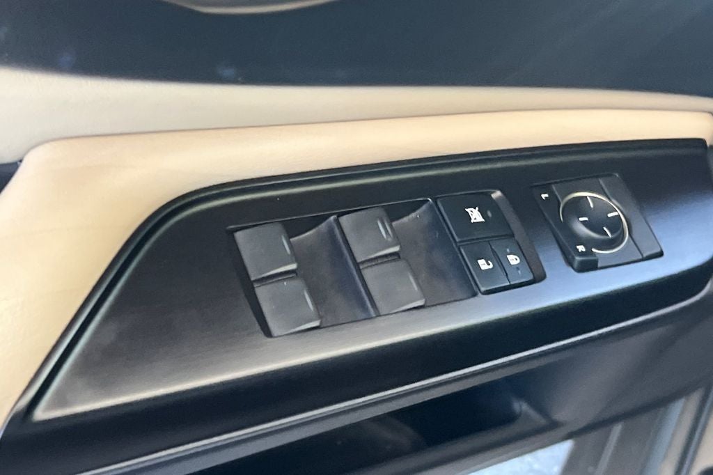 2019 Lexus ES 300h Luxury
