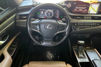2019 Lexus ES 300h Luxury