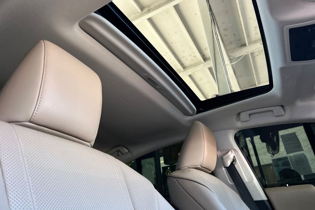 2019 Lexus ES 300h Luxury
