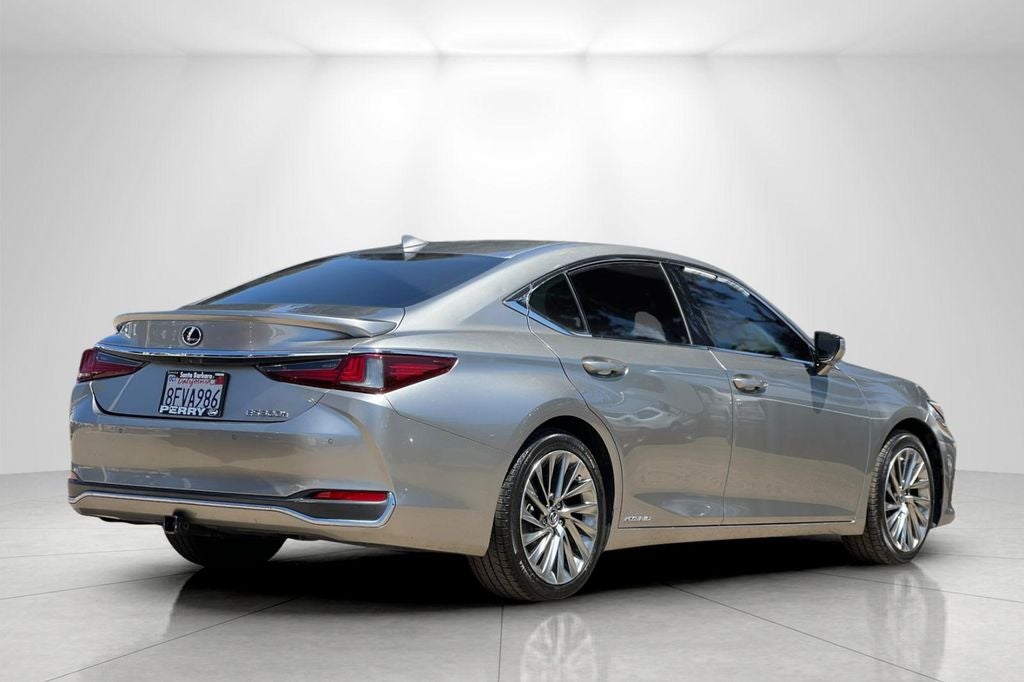 2019 Lexus ES 300h Luxury