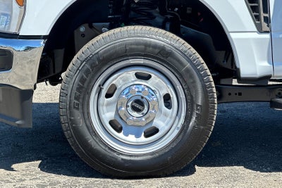 2025 Ford Chassis Cab F-350® XL